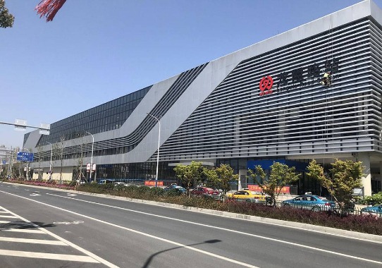 温州S1线轻轨站台幕墙玻璃更换